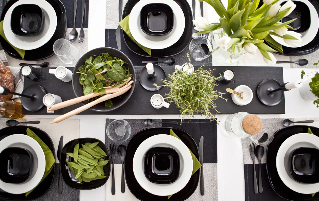 IKEA - Home visit: a striking monochrome table setting